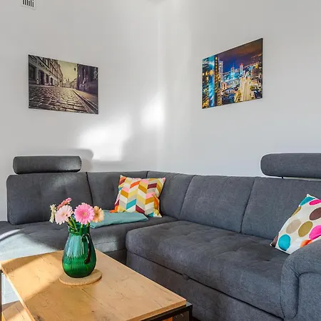 Apartment Shortstaypoland Plac Konstytucji B160