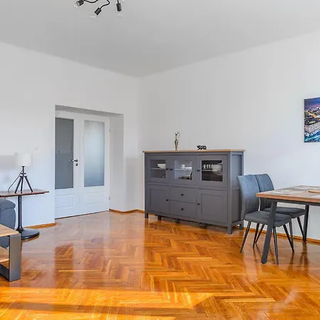 Shortstaypoland Plac Konstytucji B160